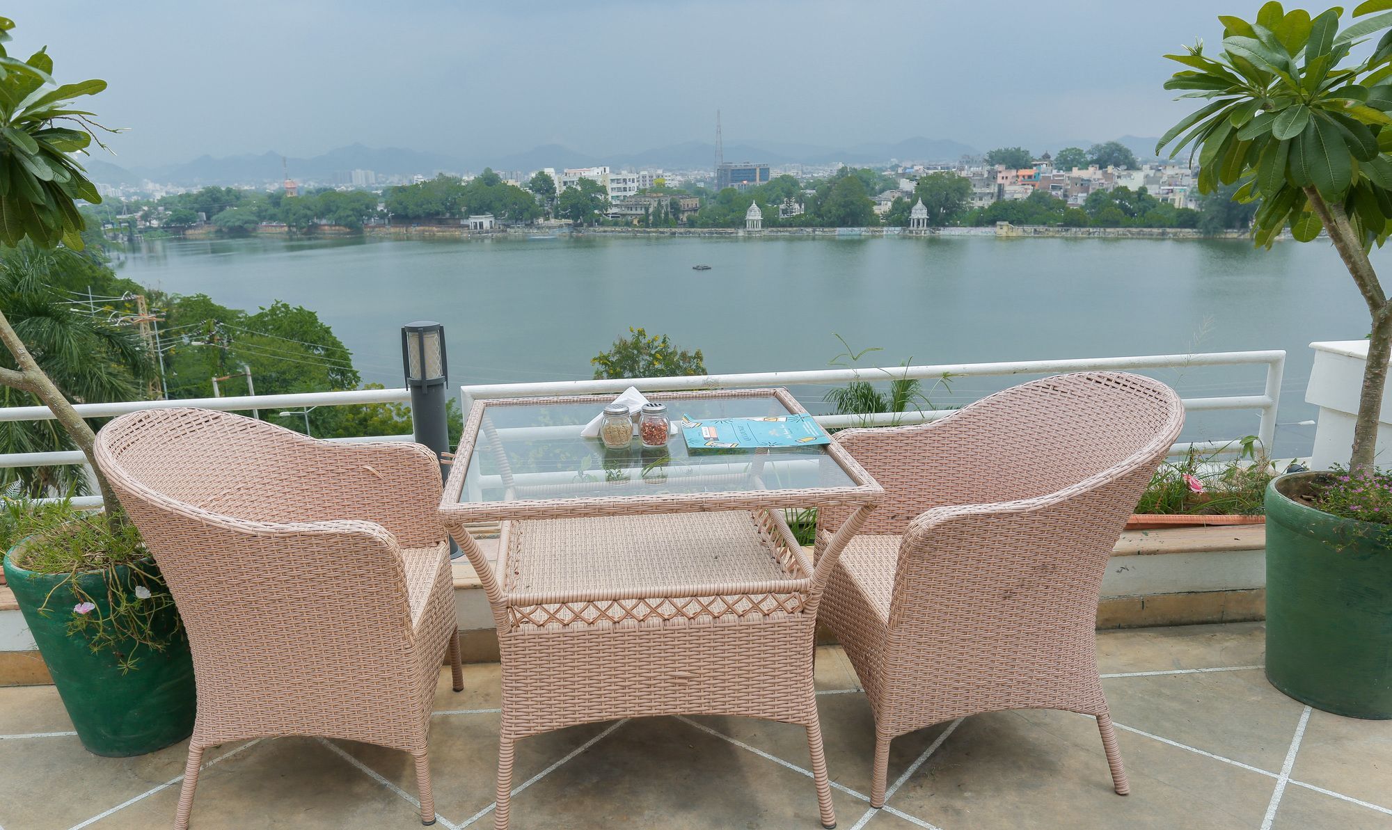 Brahma Niwas - By The Lake อุเดเปอร์ ภายนอก รูปภาพ